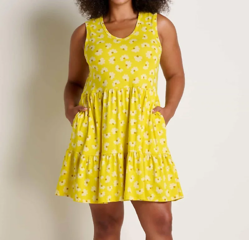 Vintage-Modern Style Offers Flash Sale Marley Tiered Sleeveless Dress In Sulphur Half Daisy Print