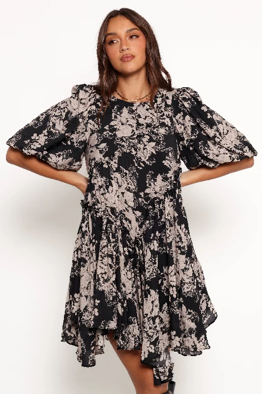 Chic Trends Unveiled Mid - Season Sale Zinta Mini Dress - Floral Print