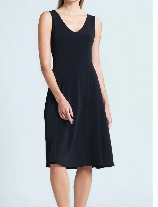 Chic Styles Flash Sale V-Neck Sleeveless Dress In Black