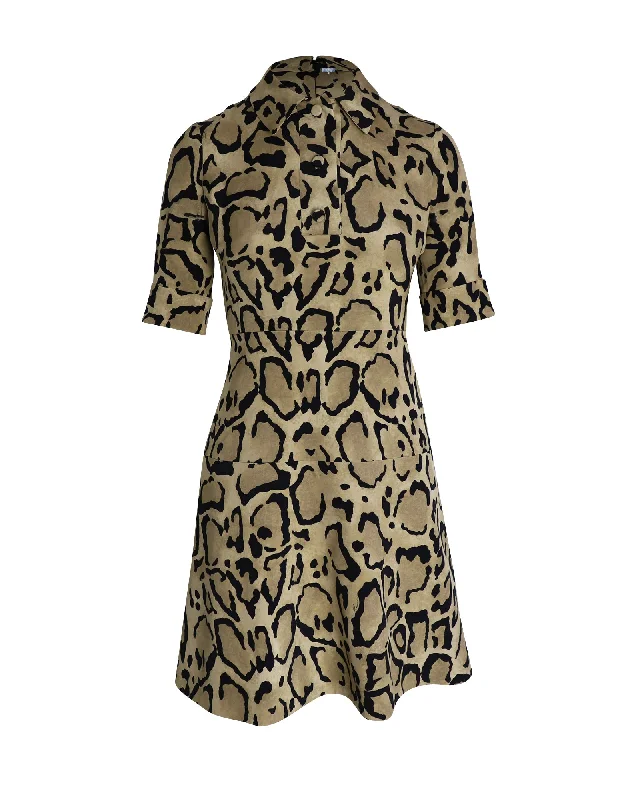 Trendy Street Style Feminine Soft - Hued Look Gucci Shirt Dress in Brown Leopard Print Silk