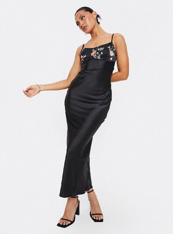 Style Breakthroughs Urban Sophistication Larver Maxi Dress Black