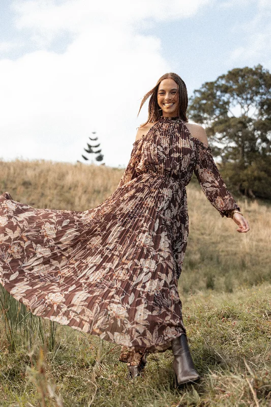 Day-To-Night Styles Effortless Comfort Hilary Pleated Maxi Dress - Brown Floral