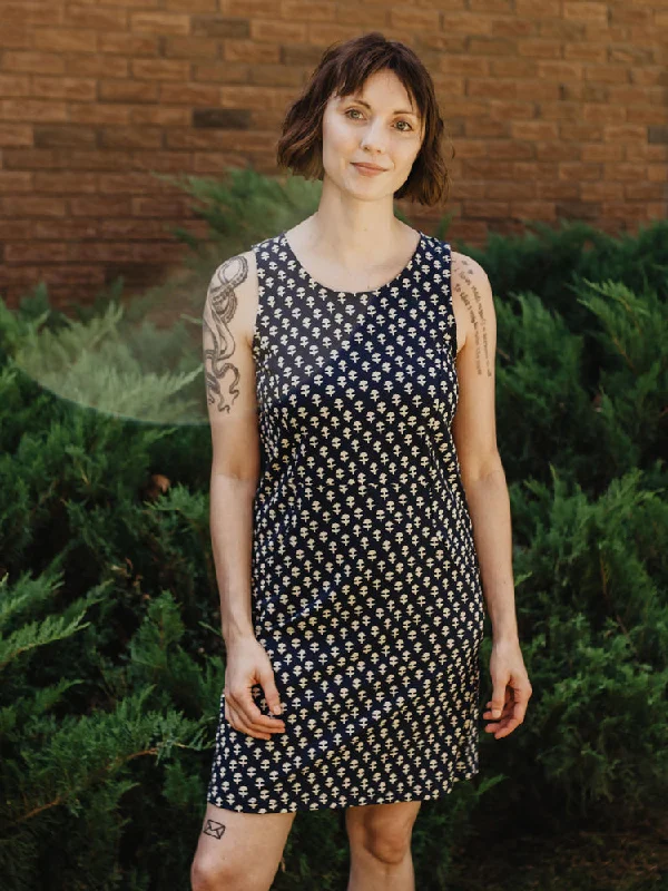 Vintage-Inspired Style Offers Disco - Inspired Retro Dance Look Evanston Dress - Micro Floral Navy