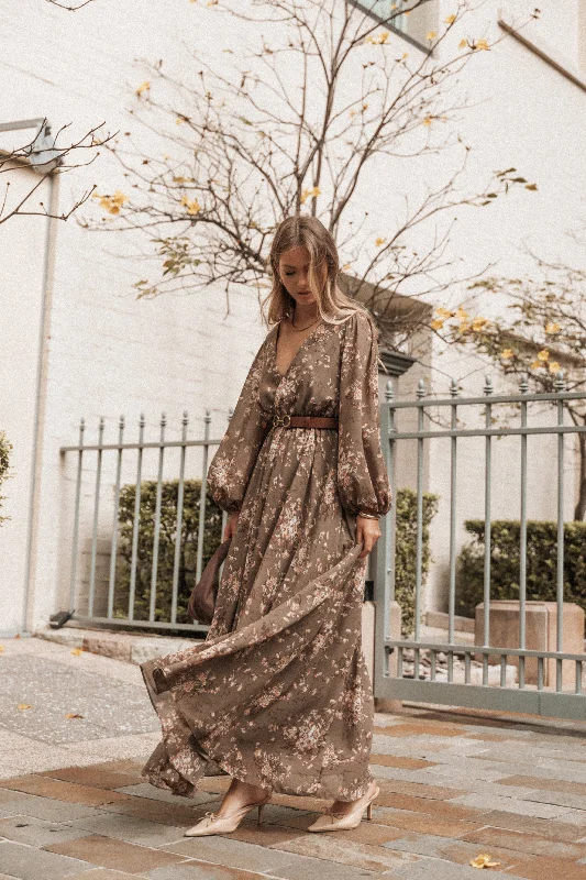 Fashionable Comfort Promotions Feminine Charm Anisa Maxi Dress - Olive Floral