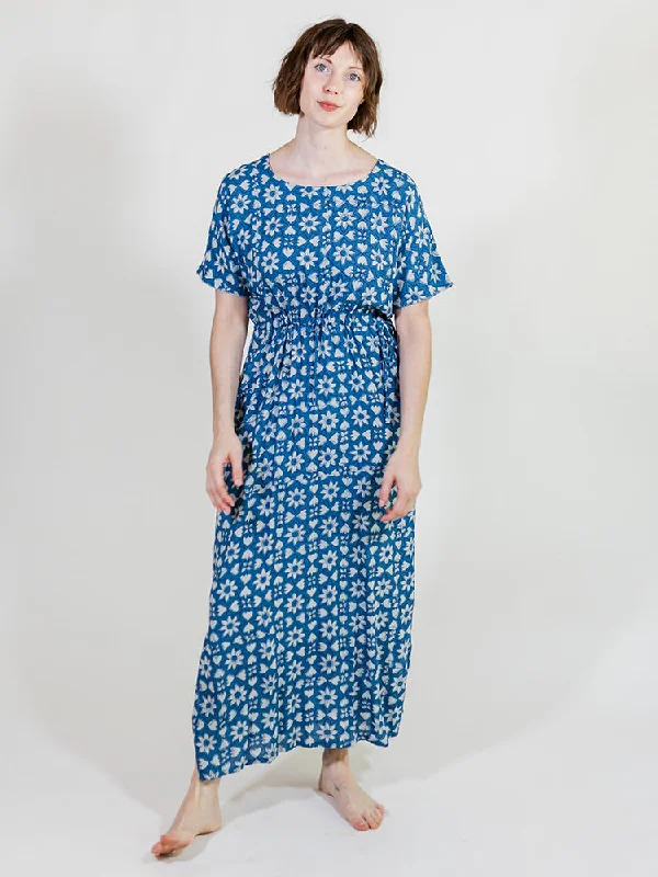 Fashion Sale Hollywood Glam Award - Show Style Aimee Maxi Dress - Indigo Heart Floral