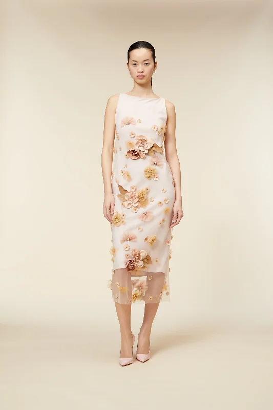 Seasonal Fashion Urban Sophistication FLORAL EMBROIDERY MIDI DRESS