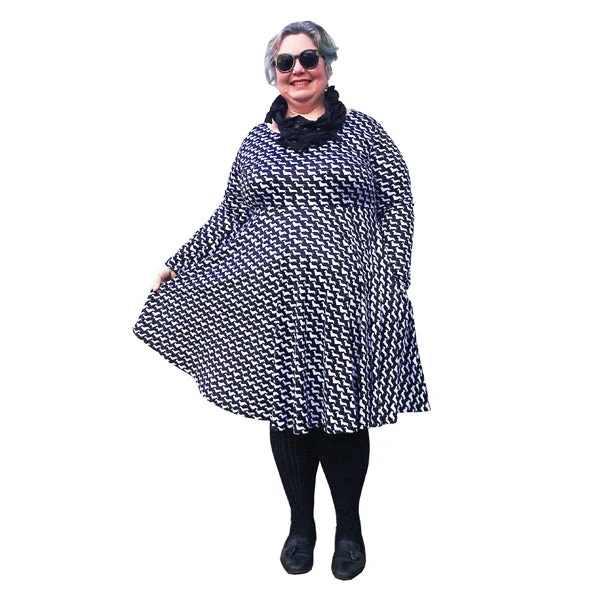 Discount Extravaganza Save on Inspired Styles Long Sleeve Fleecey Skater Dress with Pockets Plus Size – Doxtooth Print