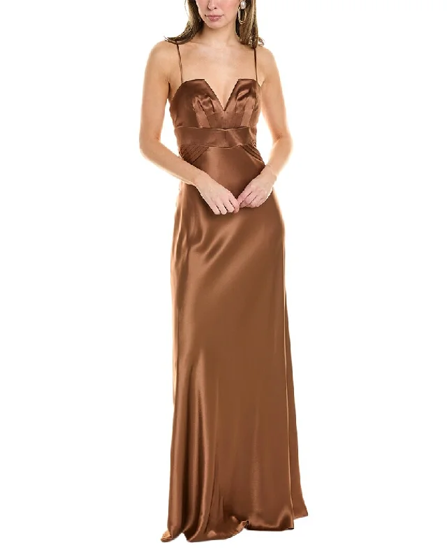 On-Trend Fashion Offers Lightweight Fabric issue New York Pleated Gown